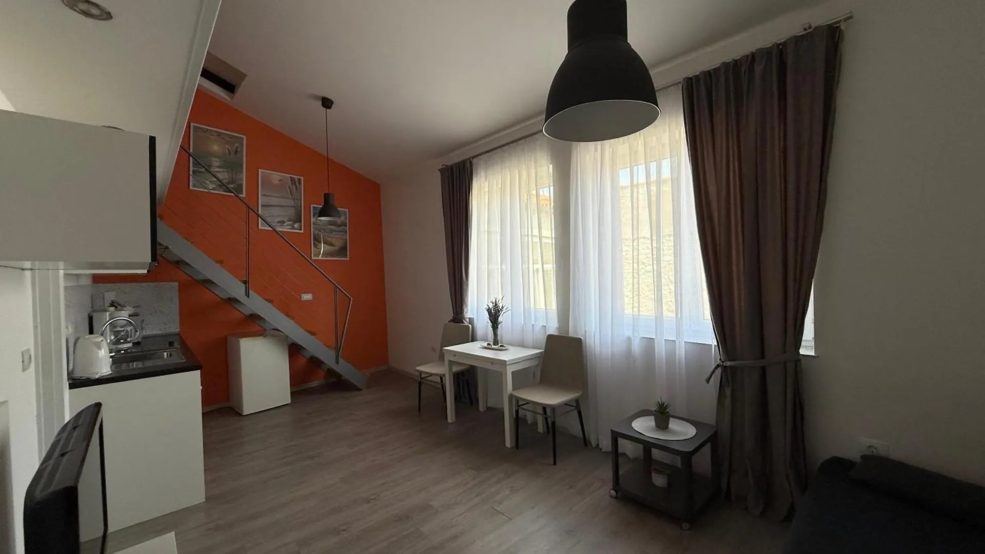 Downtown Apartments 풀라